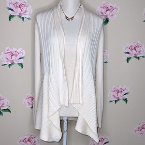 Vip Crocheted Lace Cárdigan Sweater. A-A-13